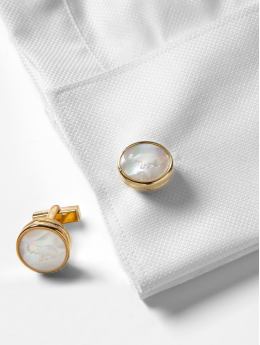 Mother of pearl etched elephant cuff link