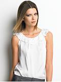 Women: Ruffle blouse - White