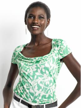 Women: Leaf-print top - Spearmint