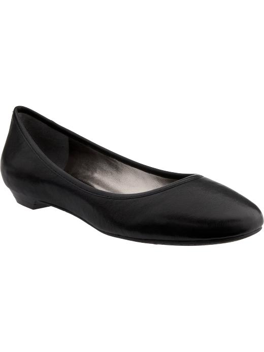 Banana Republic Classic round-toe flat
