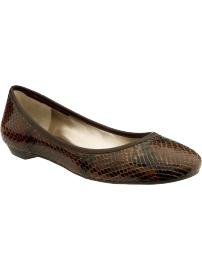 Classic round-toe flat