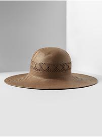 Perforated straw sun hat