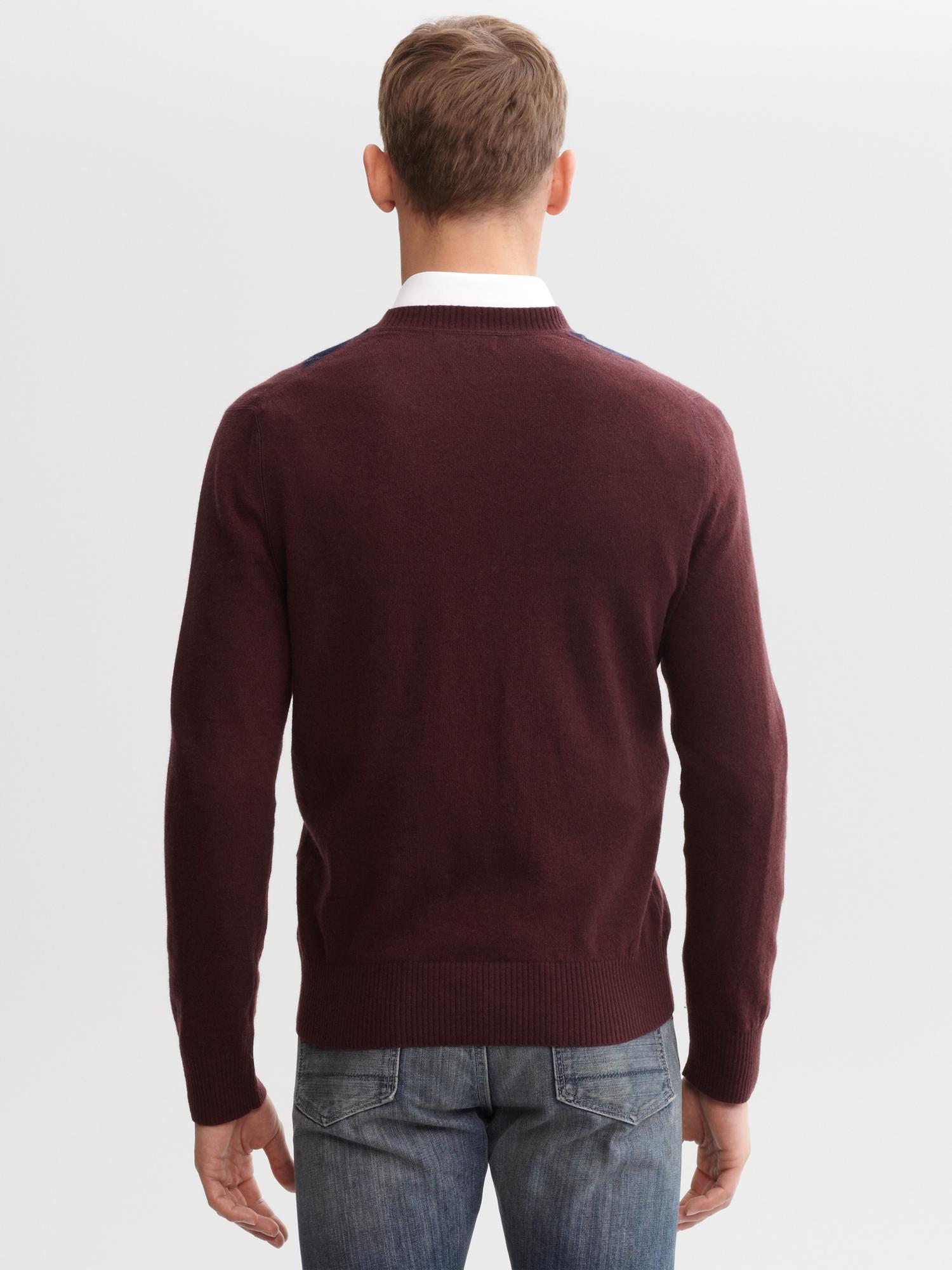 Extra-fine merino wool argyle v-neck sweater