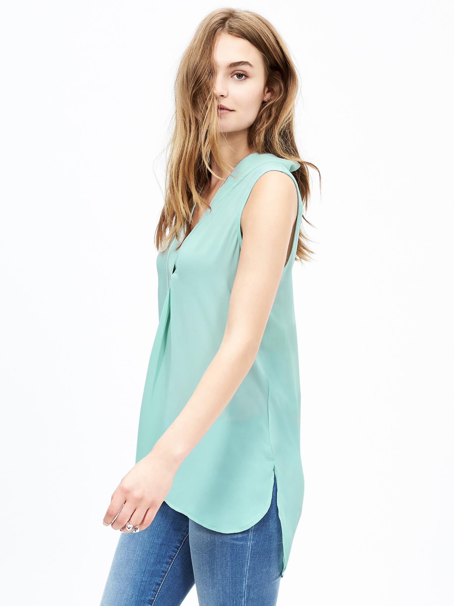 Notched Sleeveless Popover Blouse