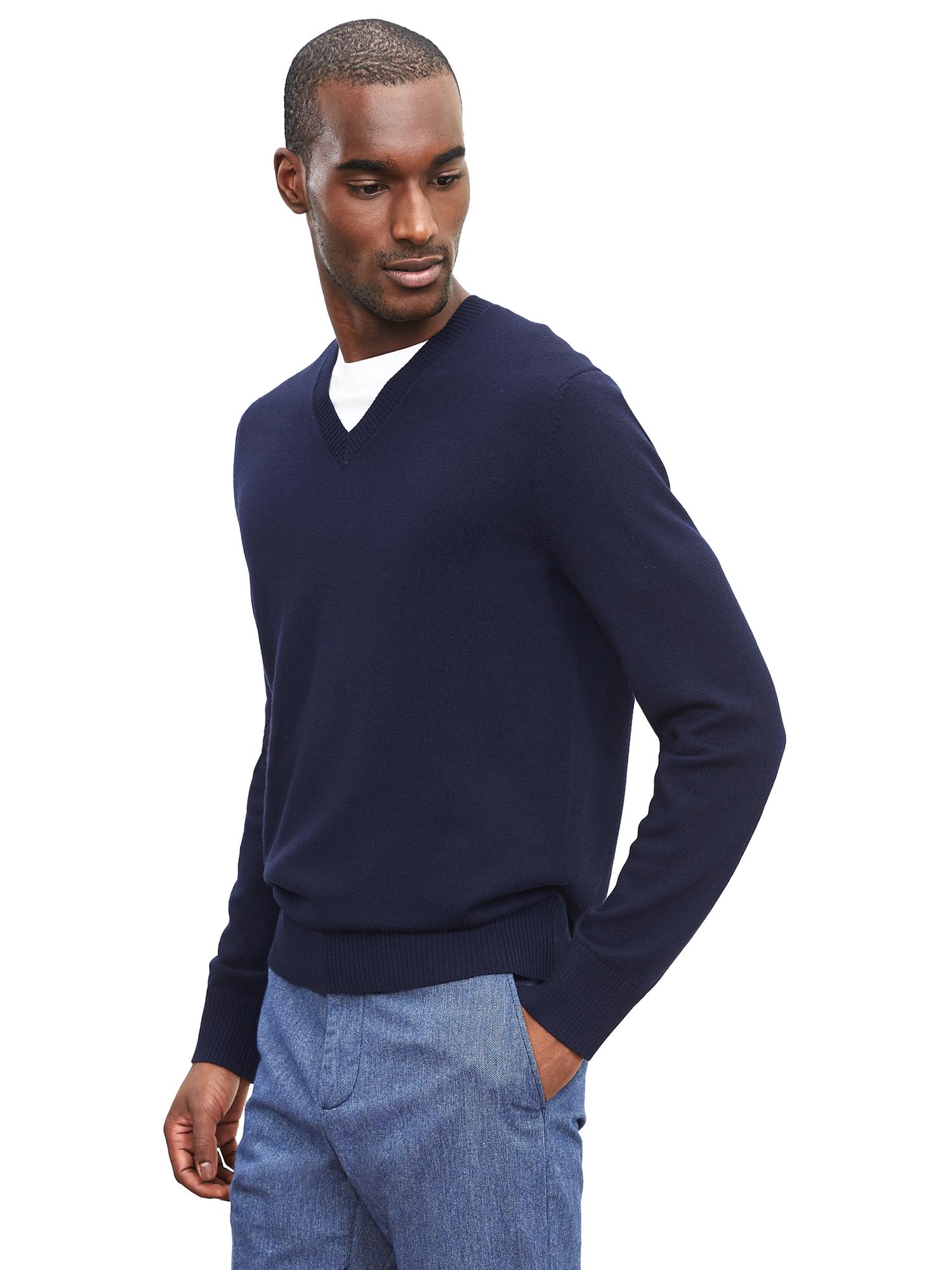 Extra-Fine Merino Wool Vee Sweater Pullover