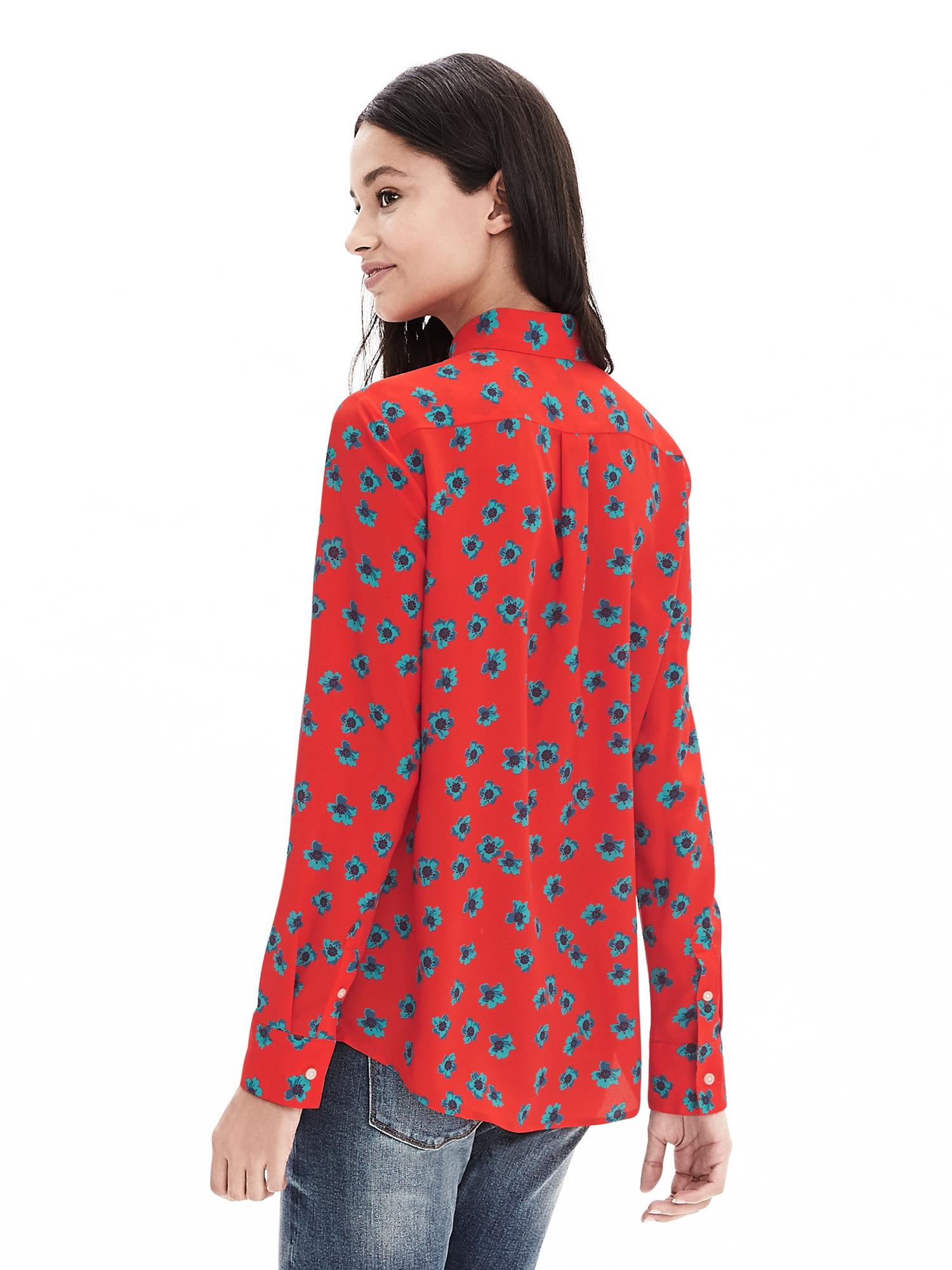 Dillon-Fit Red Floral Blouse