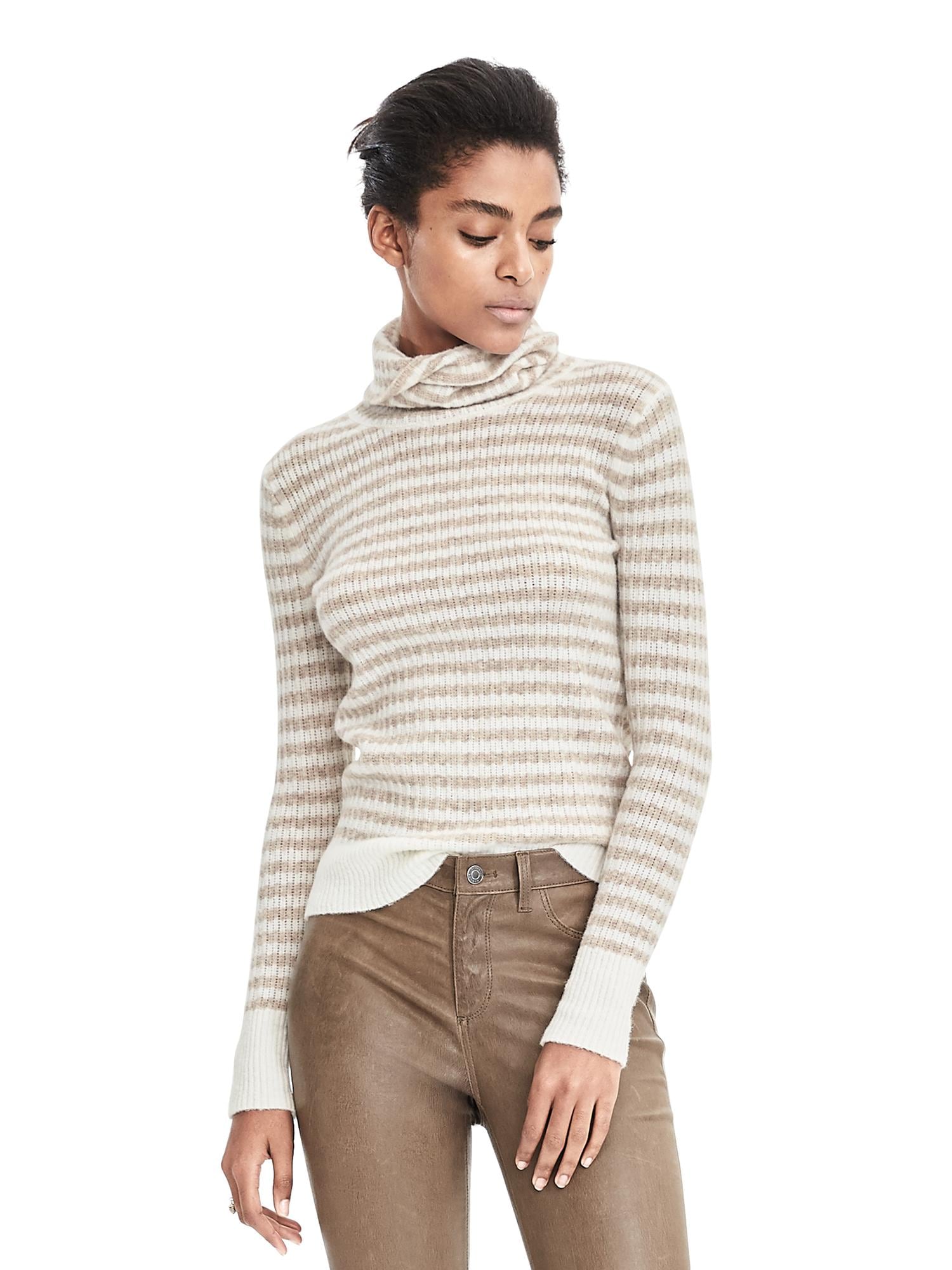 Stripe Aire Yarn Turtleneck Sweater