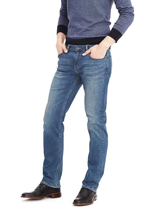 Men's Slim Rapid Movement Denim Light Wash Jean Men's Slim Rapid Movement Denim Light Wash Jean