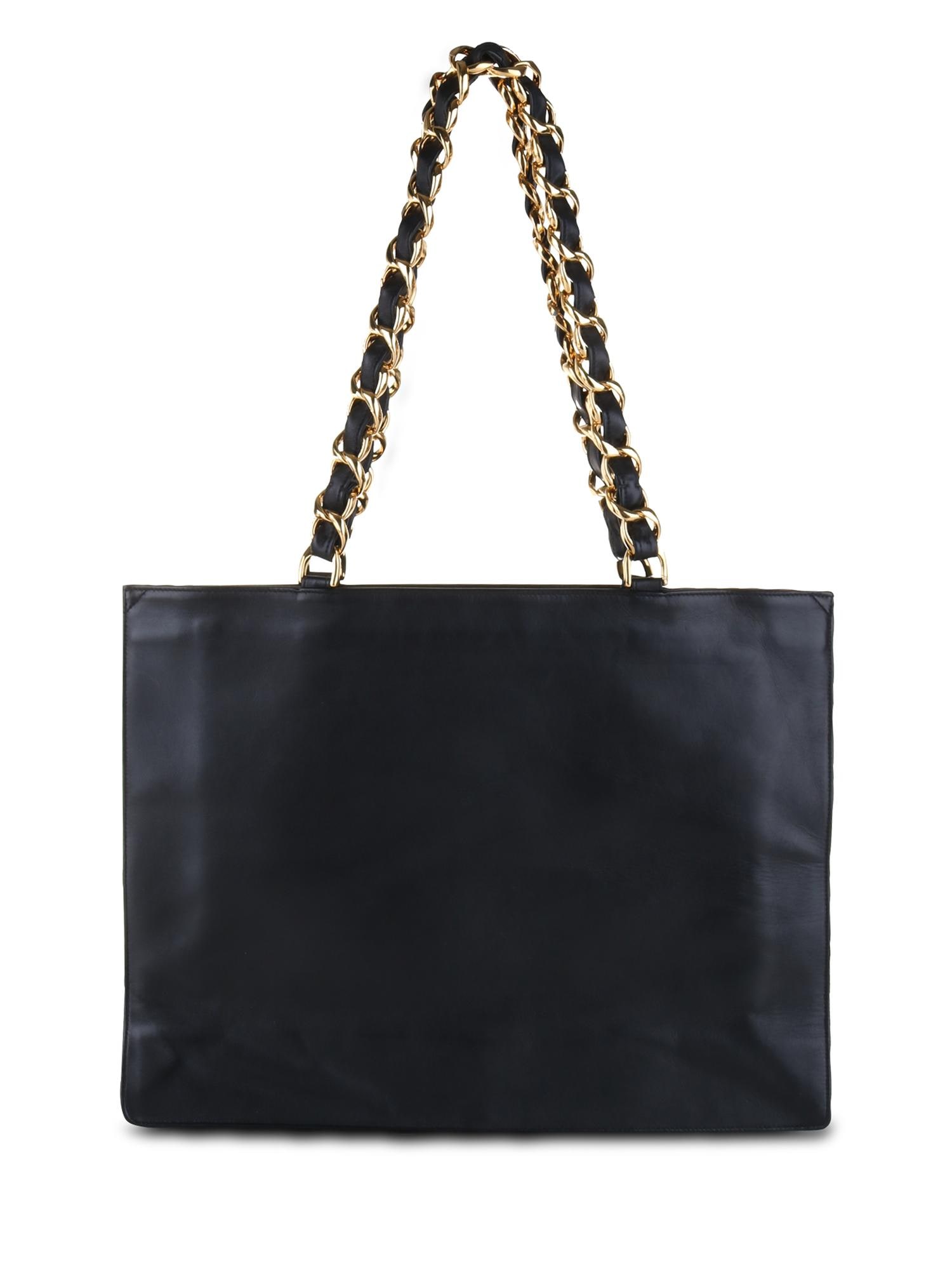 LUXE FINDS &#124 Chanel Black Lambskin Flat Chain Tote