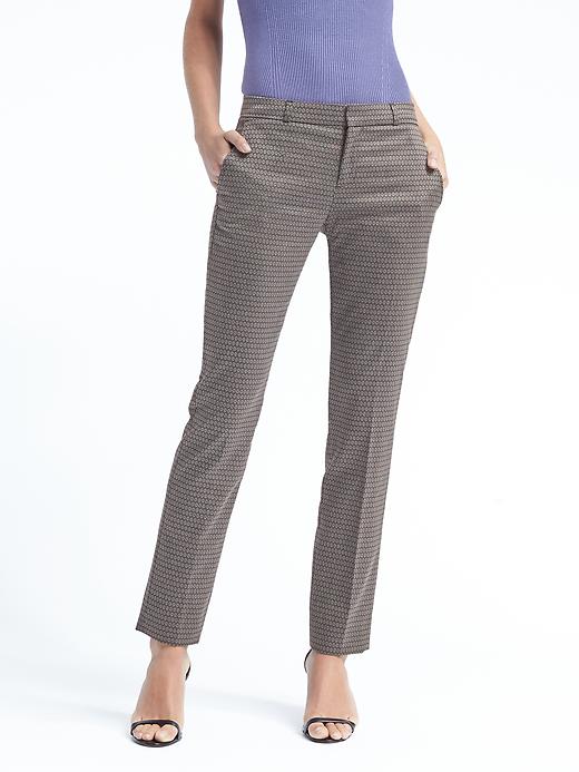 Love your wardrobe and find your perfect fit with dresses, pants, suits, jackets and more, designed specifically for taller frames.