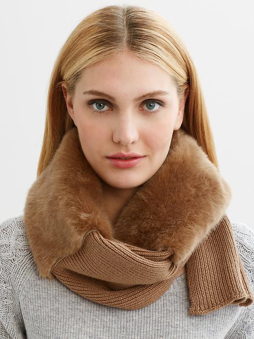 Jules fauxfur scarf Banana Republic