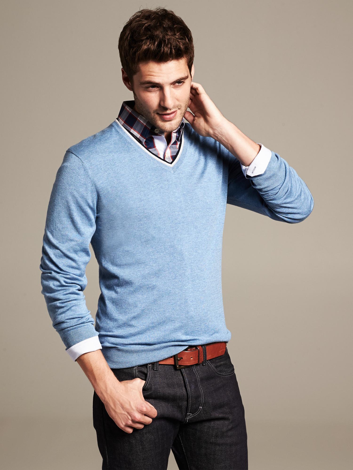 Tipped V-Neck Pullover