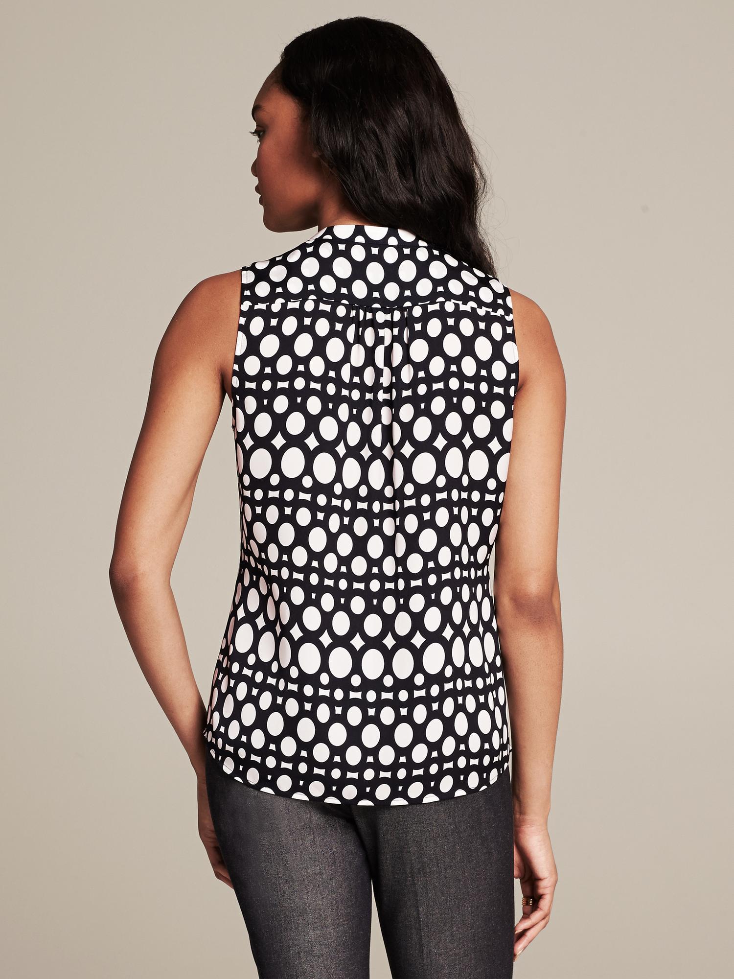 Geo Print Sleeveless Blouse