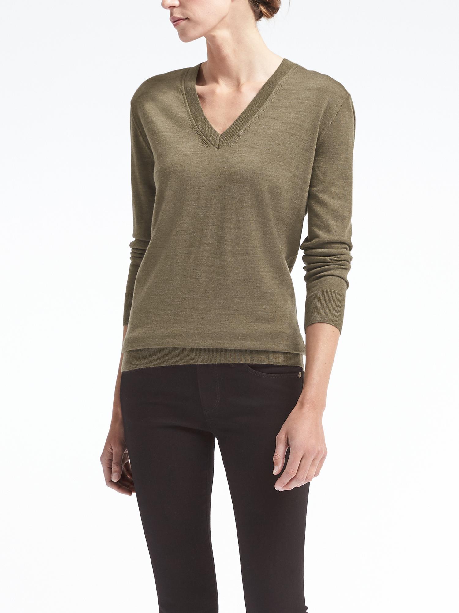 MachineWashable Merino Boyfriend VNeck Sweater Banana Republic