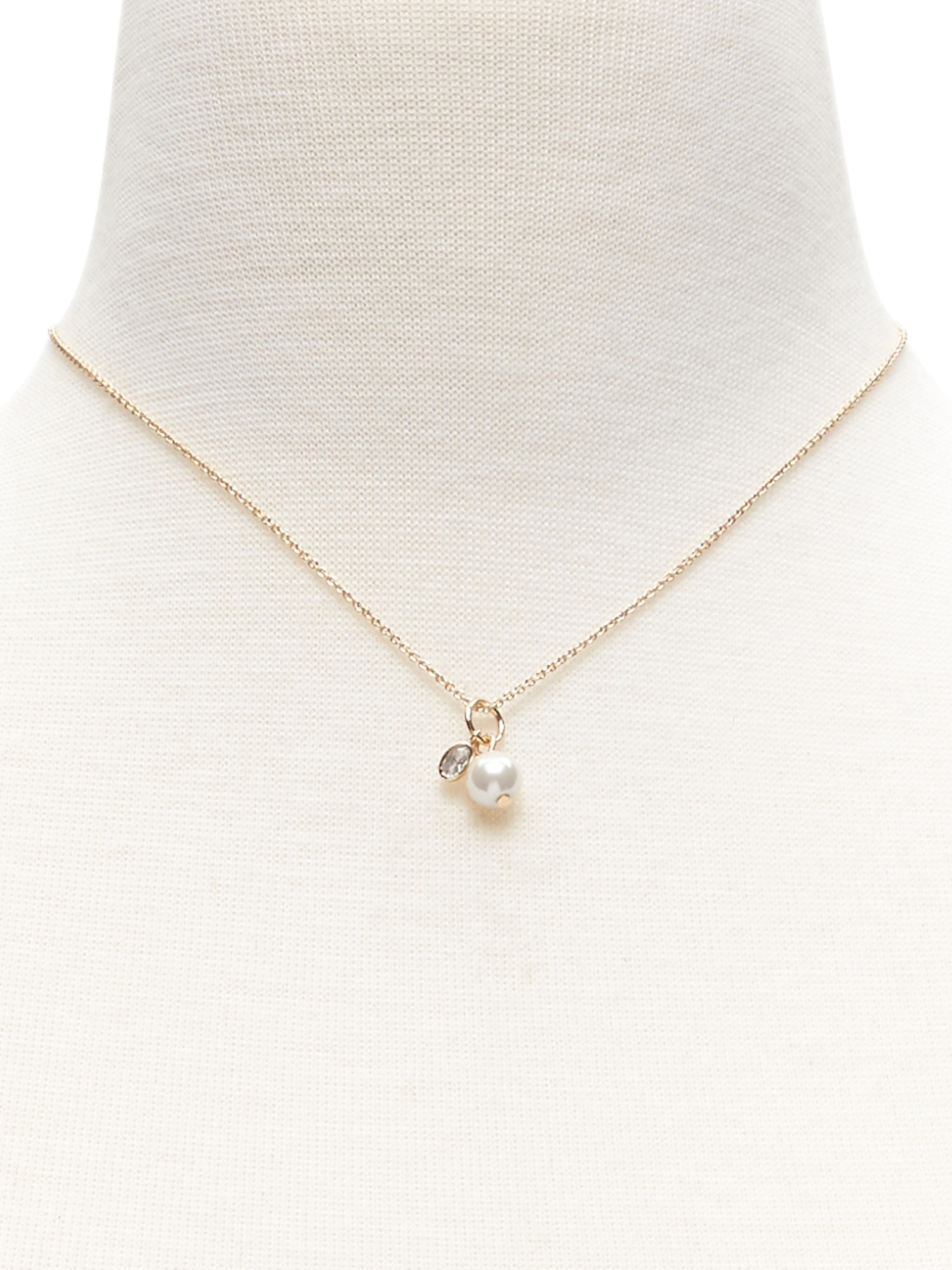 Pearl Delicate Pendant Necklace
