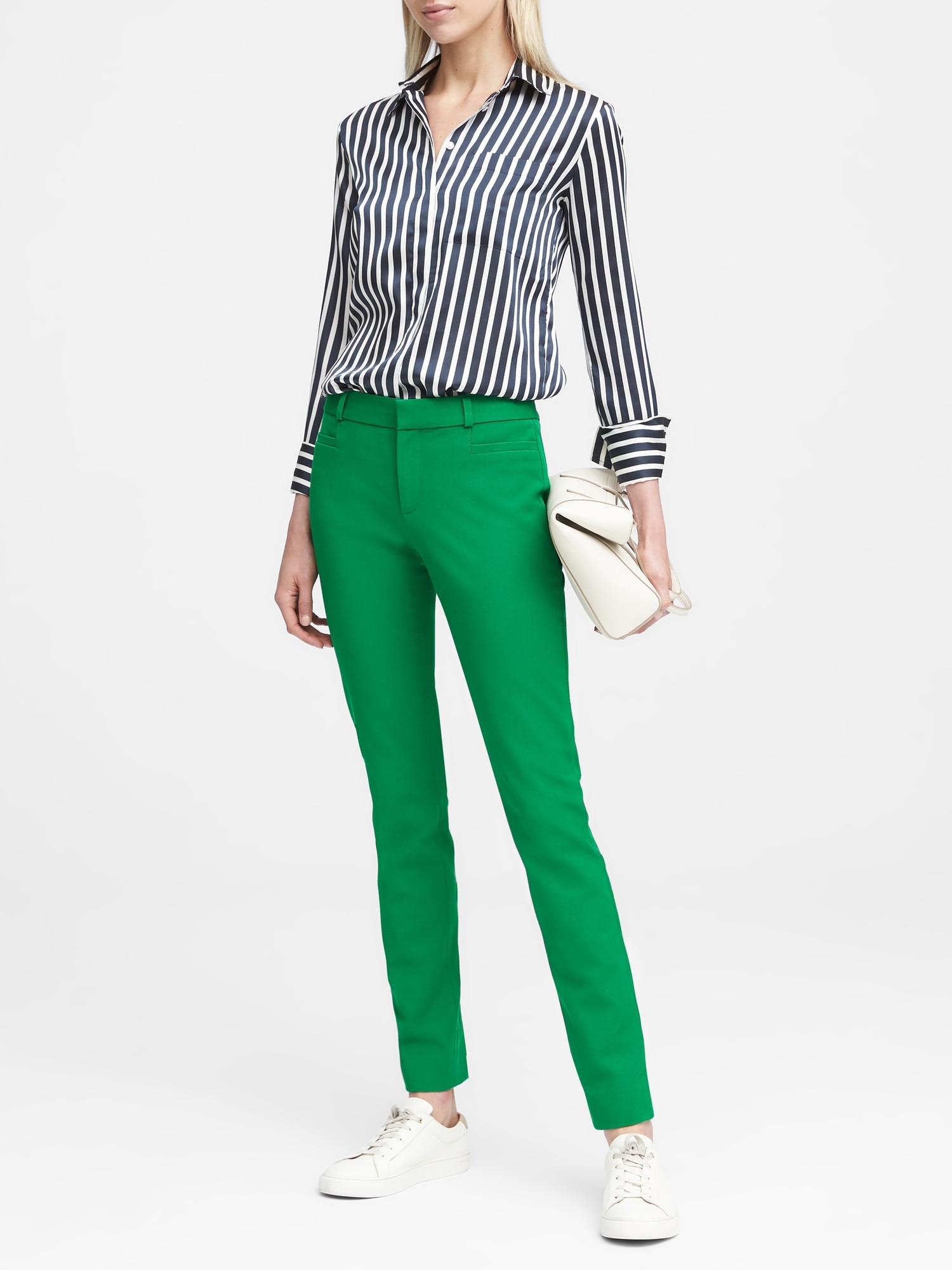 Блузка под зеленые брюки