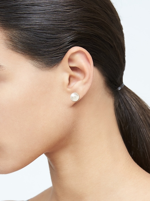 Pearl Stud Earrings Classic Freshwater