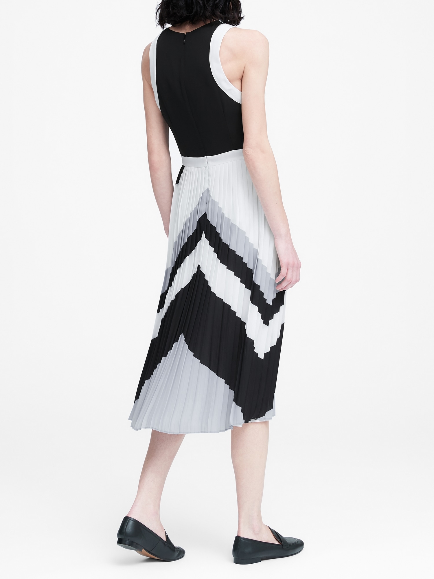 Chevron pleated 2024 midi dress