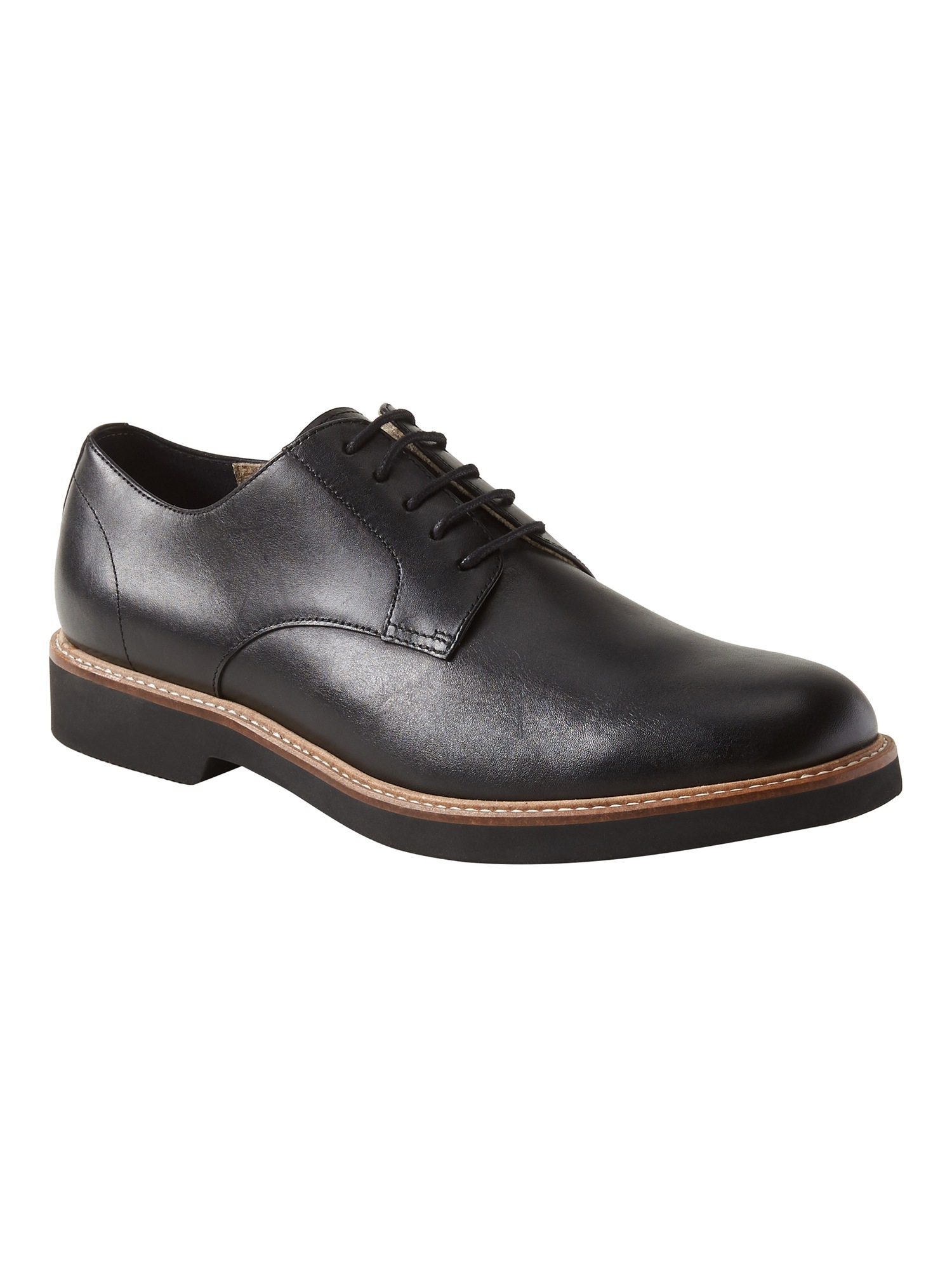 Nyle Italian Lace-Up Oxford