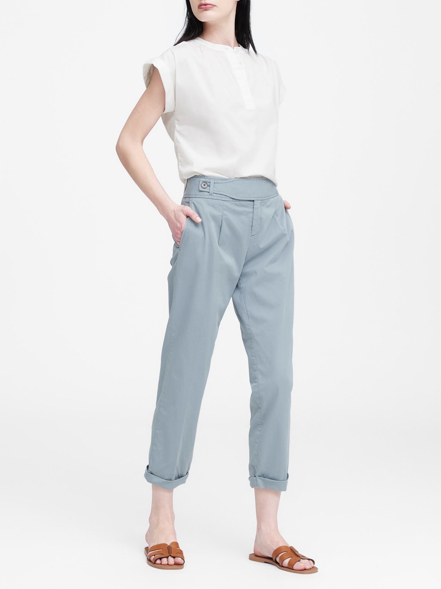 Pleated Cropped Chino