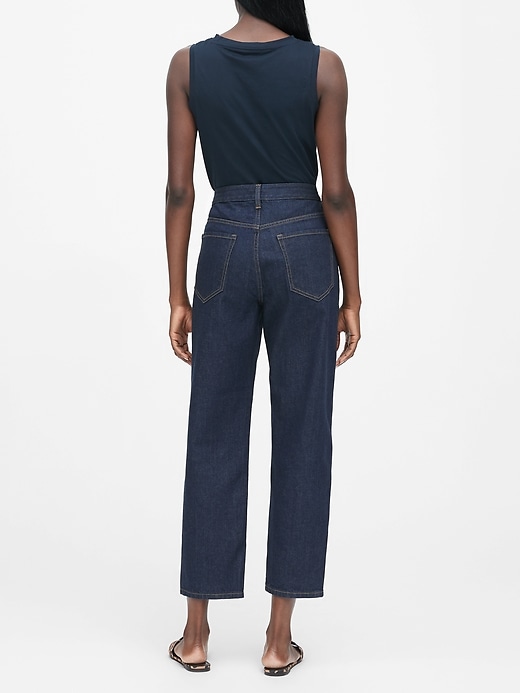 Mid-Rise Relaxed Straight Jean