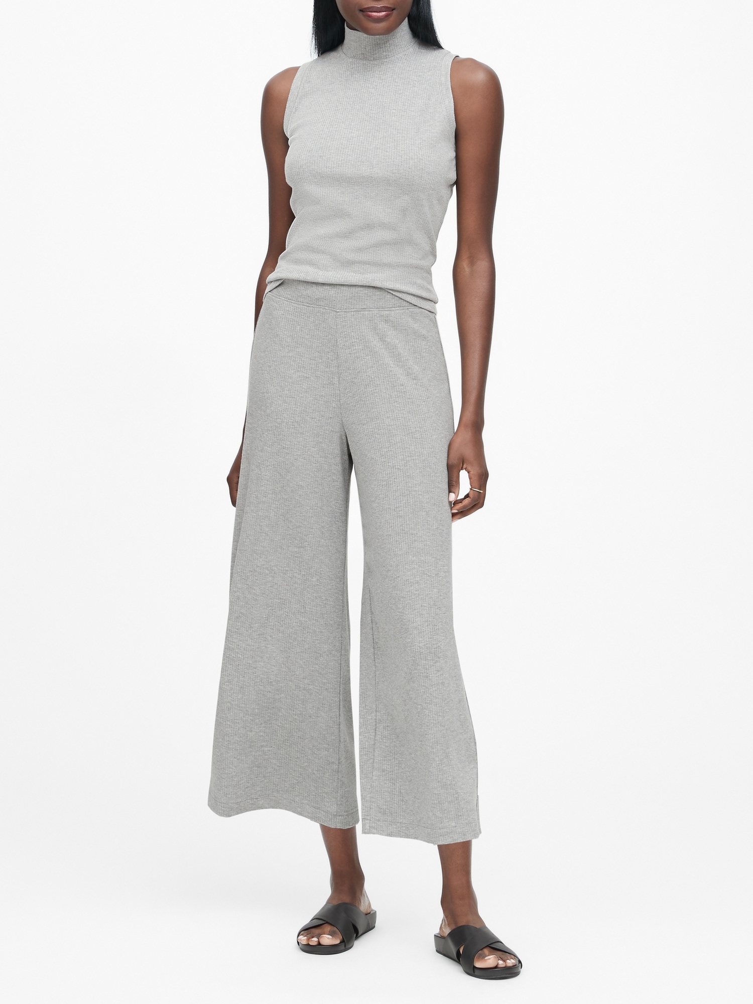 Wide-Leg Ribbed Cropped Knit Pant