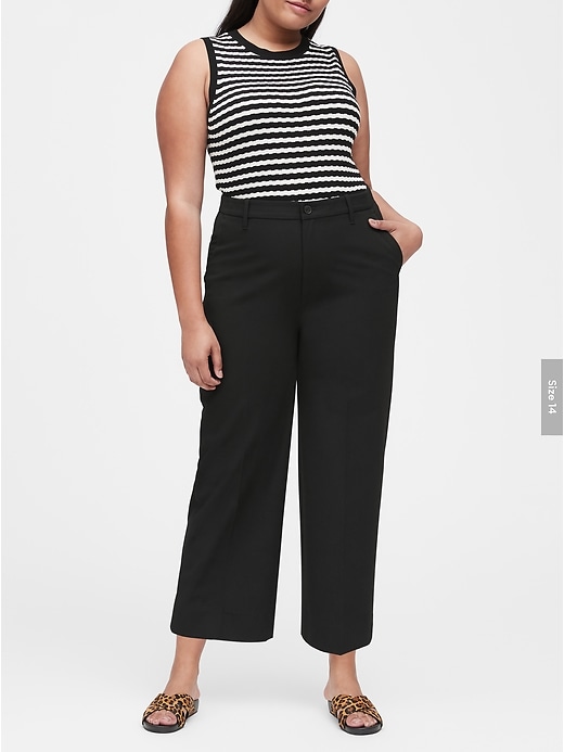 black slim cropped pants