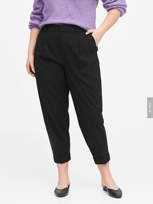 Image number 4 showing, High-Rise Tapered Cropped Pant