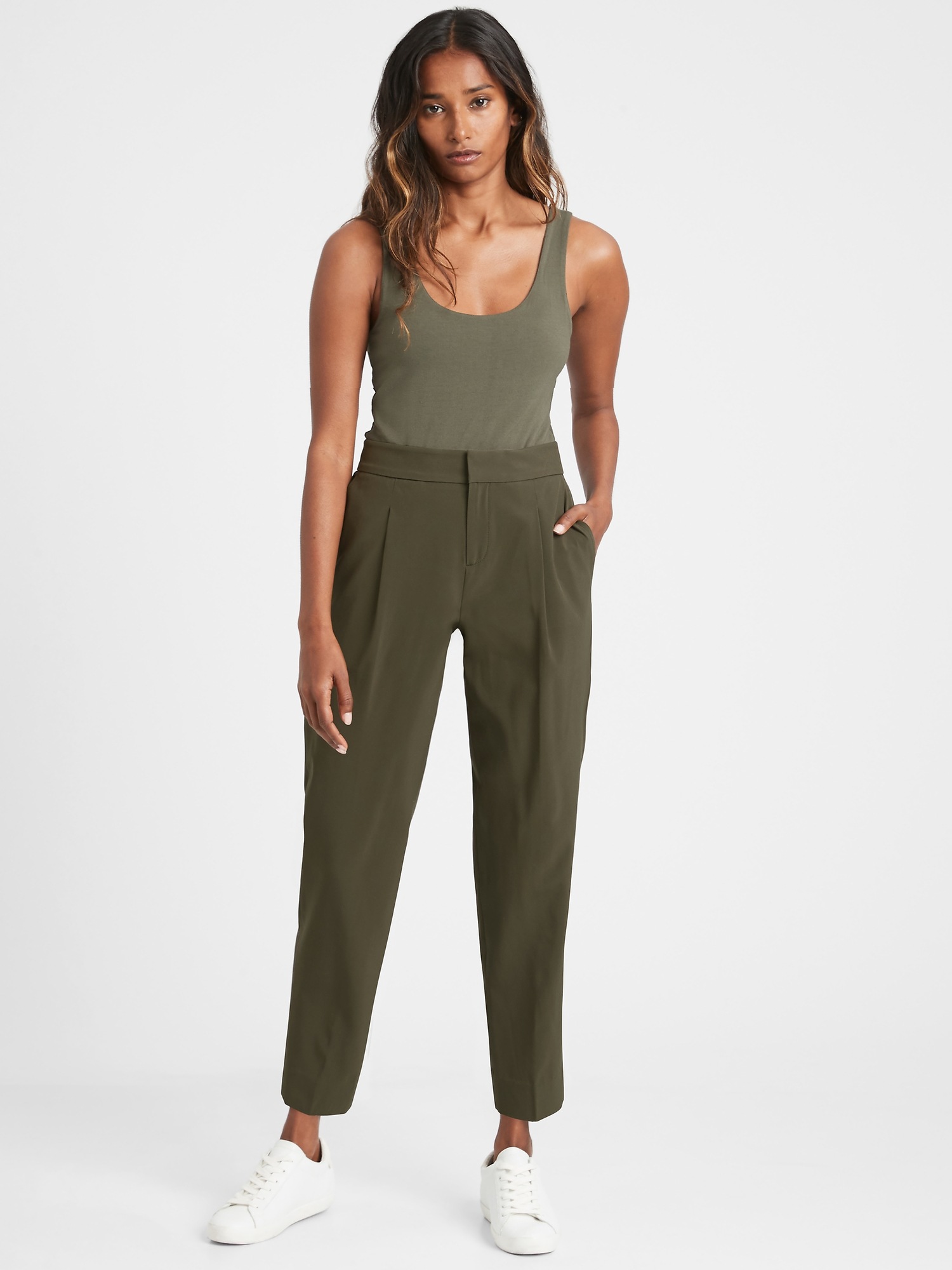 Petite Performance Stretch Pleated Pant