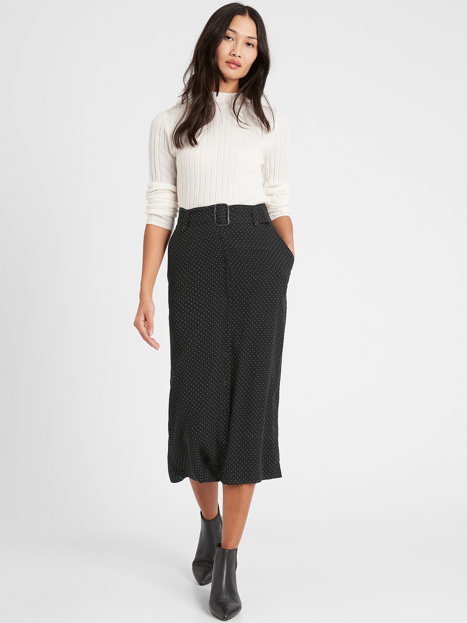 Button-front midi skirt outlet gap