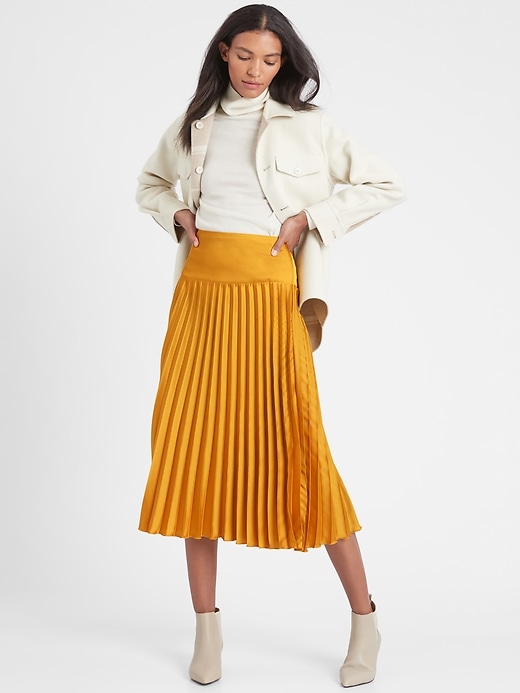 Banana Republic Pleated Midi Skirt. 1