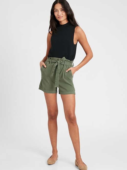 banana republic green shorts