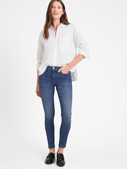 Banana Republic Mid + Skinny Jean. 1