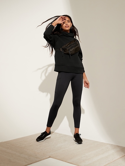 Banana Republic On the Go 7/8 Legging. 1 Banana Republic On the Go 7/8 Legging. 1