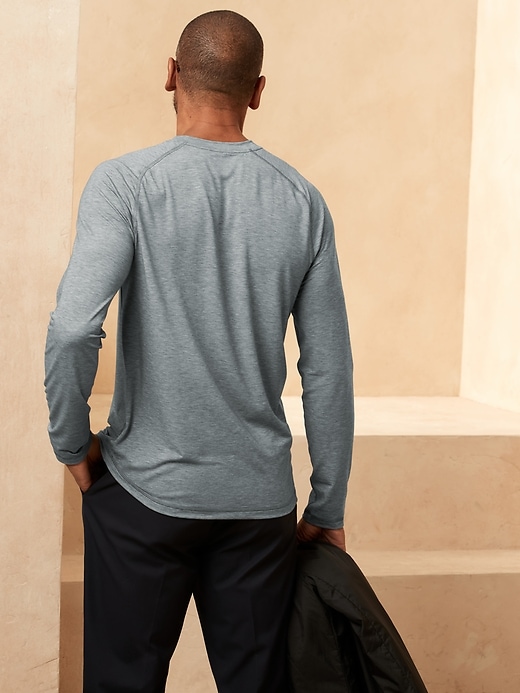 Image number 5 showing, BR SPORT Train Long-Sleeve T-Shirt