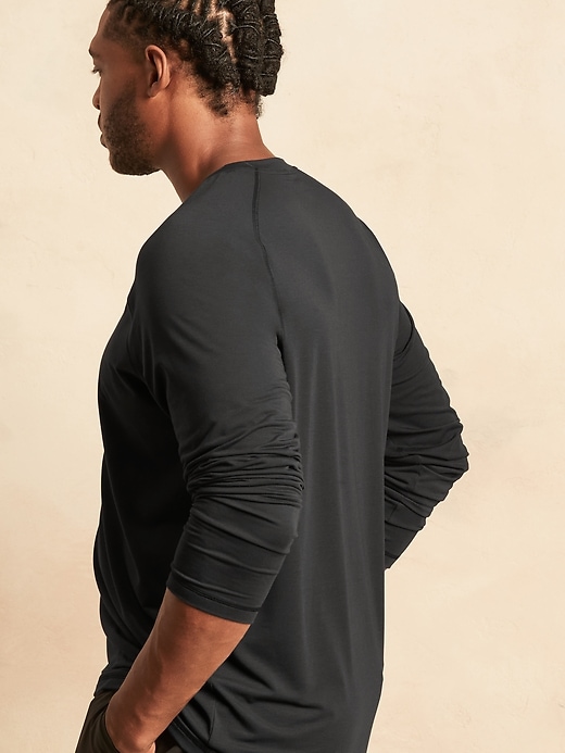 Image number 2 showing, BR SPORT Train Long-Sleeve T-Shirt