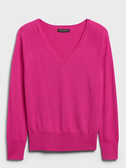 Image number 4 showing, Seamless Merino V-Neck Sweater in Responsible Wool