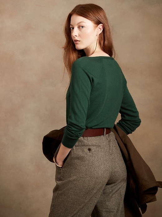 Image number 8 showing, Seamless Merino V-Neck Sweater in Responsible Wool