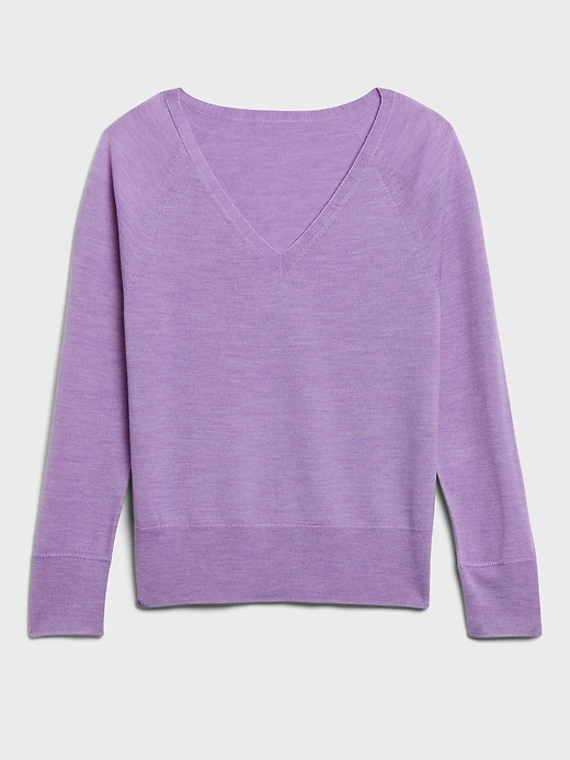 Image number 7 showing, Seamless Merino V-Neck Sweater in Responsible Wool