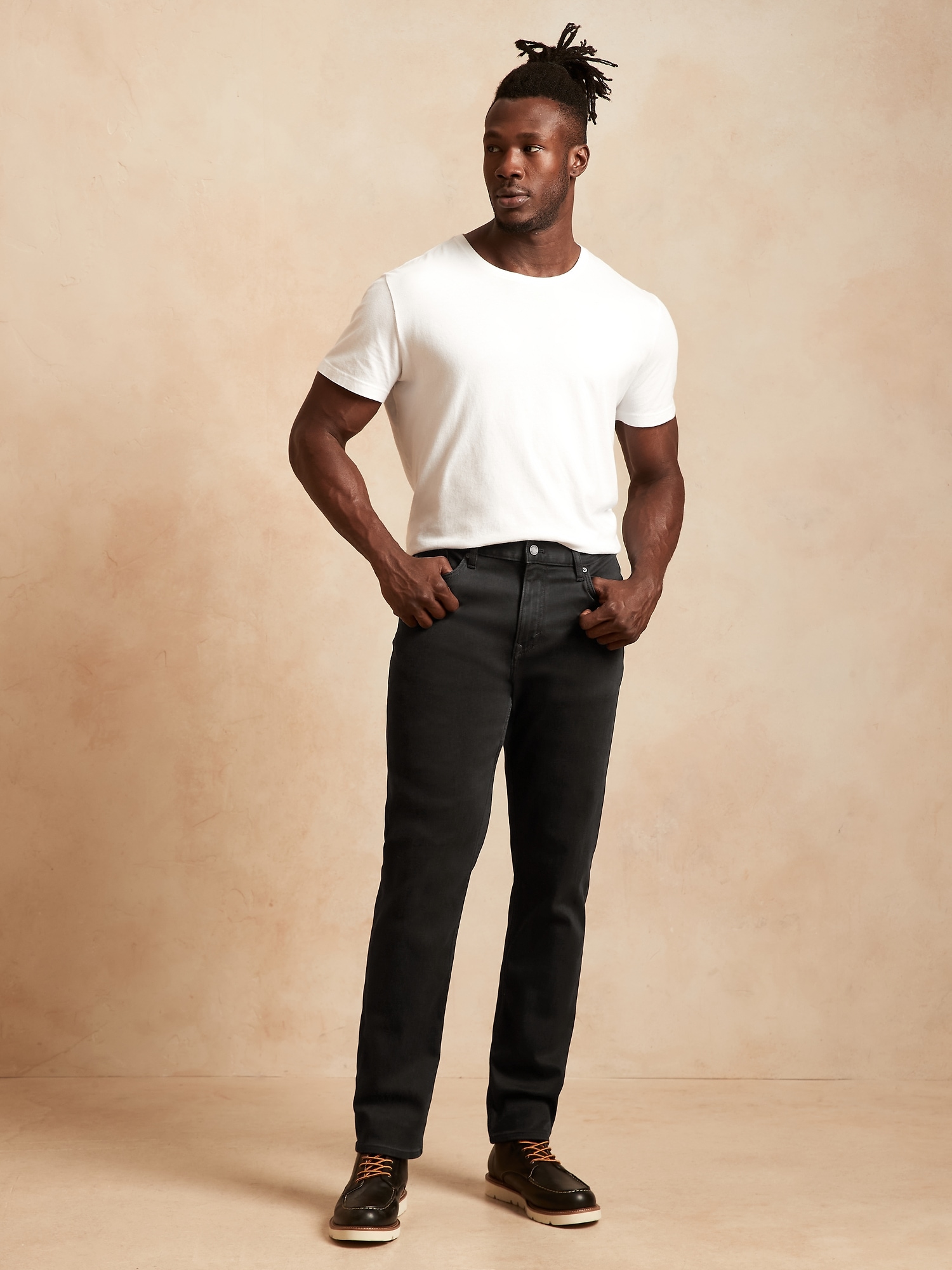 Slim LUXE Traveler Black Jean