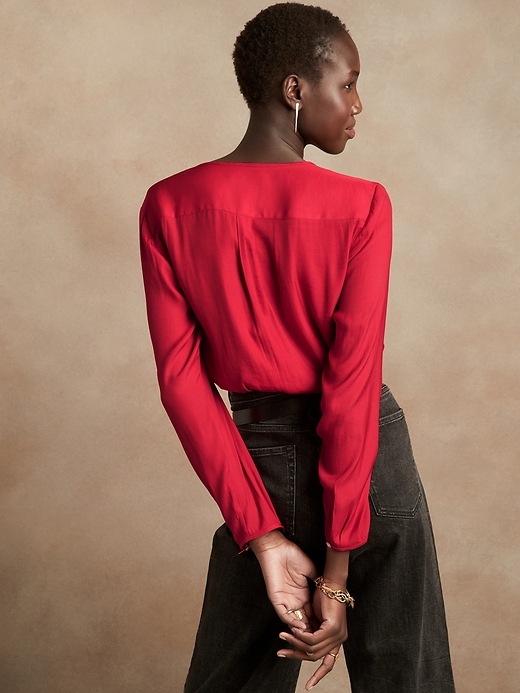 Image number 2 showing, Essential Popover Top