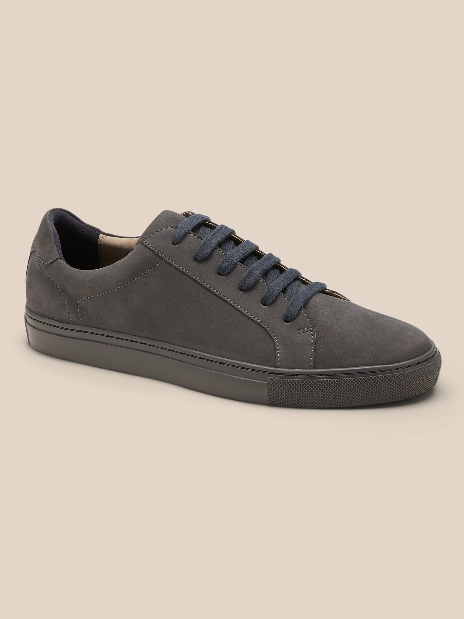 nicklas sneaker