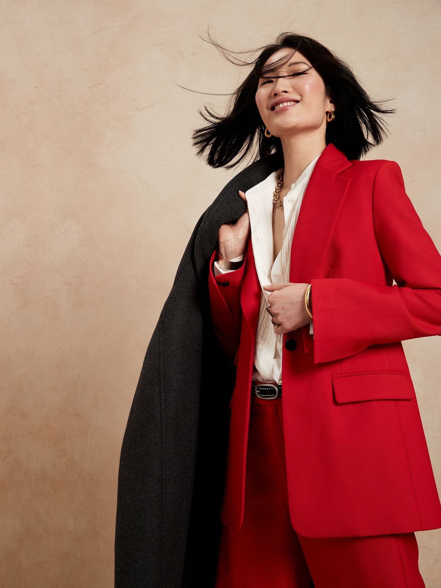 Sculpted-Fit Italian Wool Blazer - 500075005011 - Coats and Jackets Delight in the ritual of getting dressed with this sku 500075005011