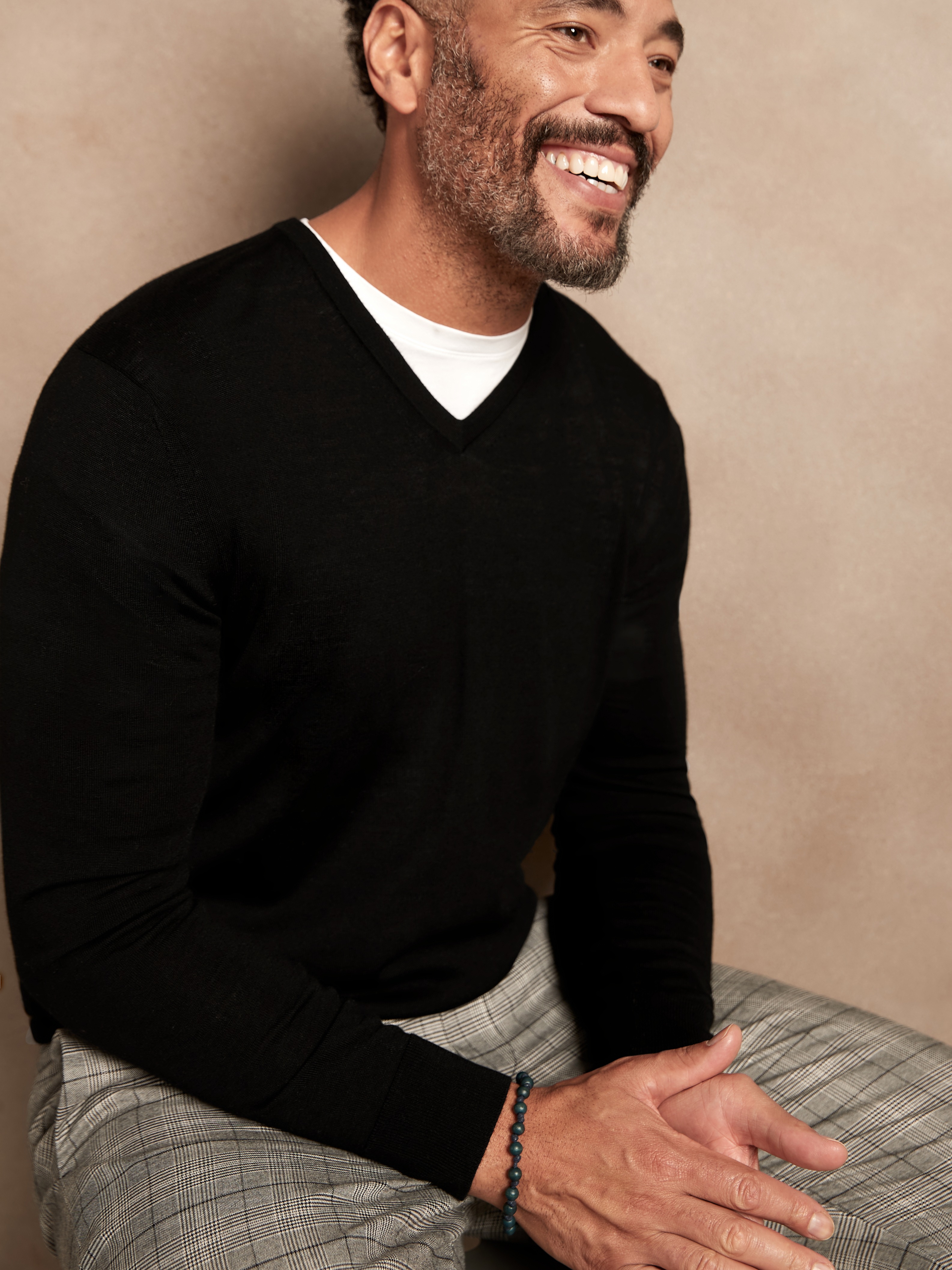 Banana Republic Men's Merino V-Neck Sweater Black Size S