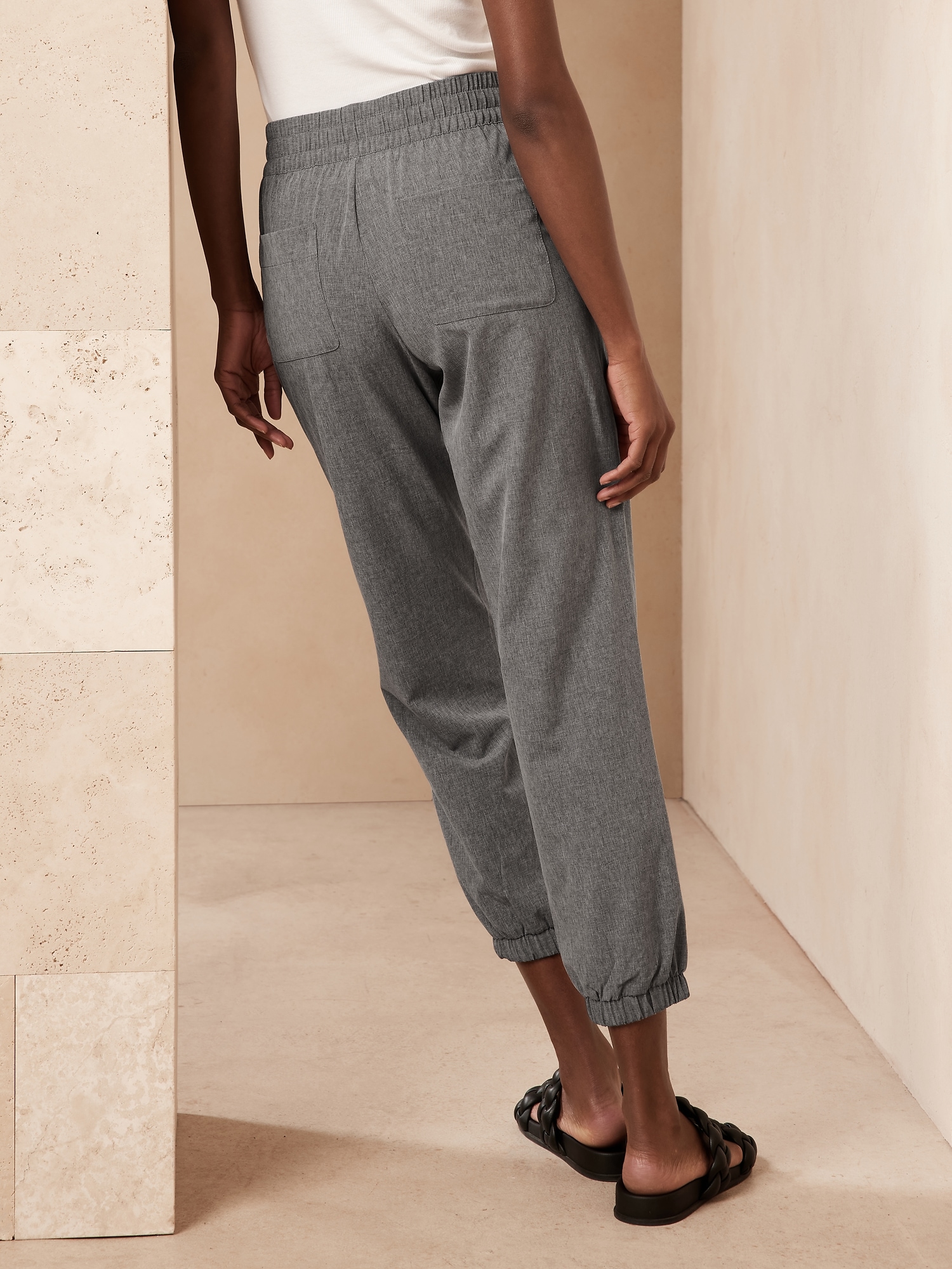 BR SPORT Flyweight Jogger Banana Republic