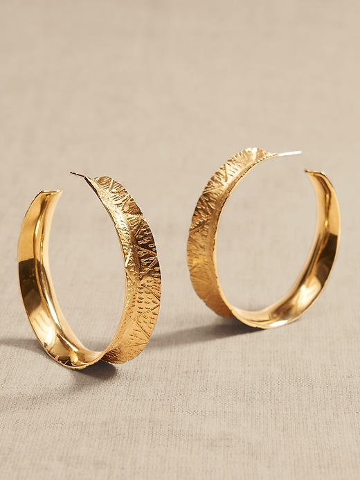 Karana Etched Brass Hoop Earrings | Aureus + Argent | Banana Republic