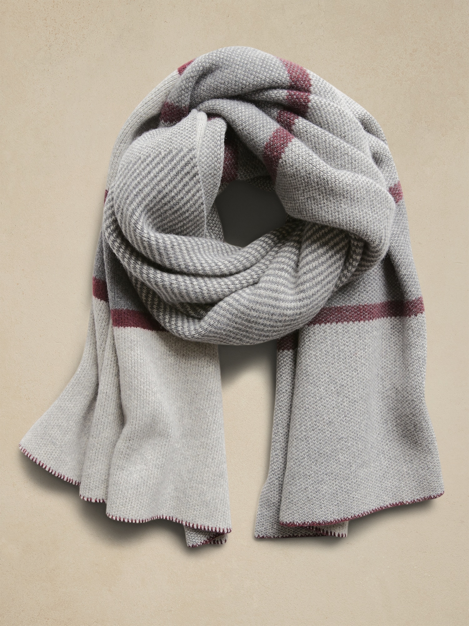 Banana Republic Woolen Scarf red casual look Accessories Scarves Woolen Scarves 