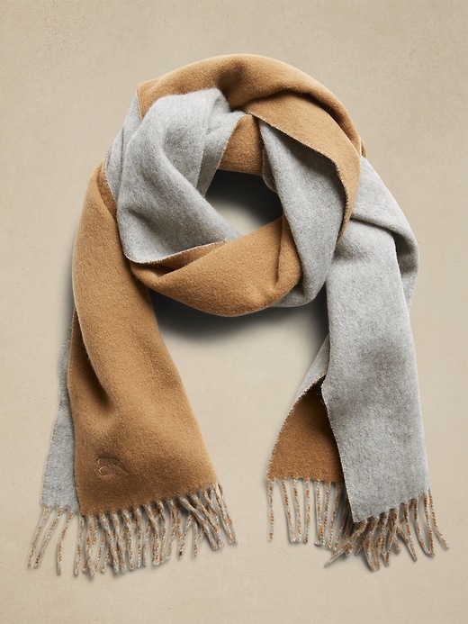Cashmere scarf in beige tones