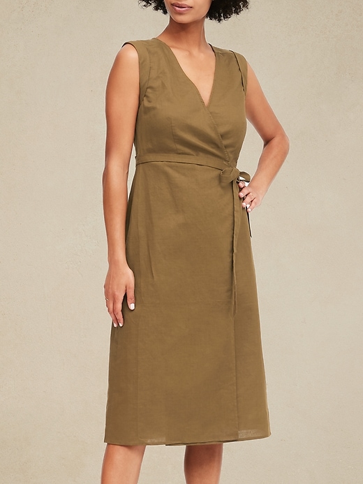 banana republic linen wrap dress Banana Republic's Linen Wrap Dress Is a Must-Have