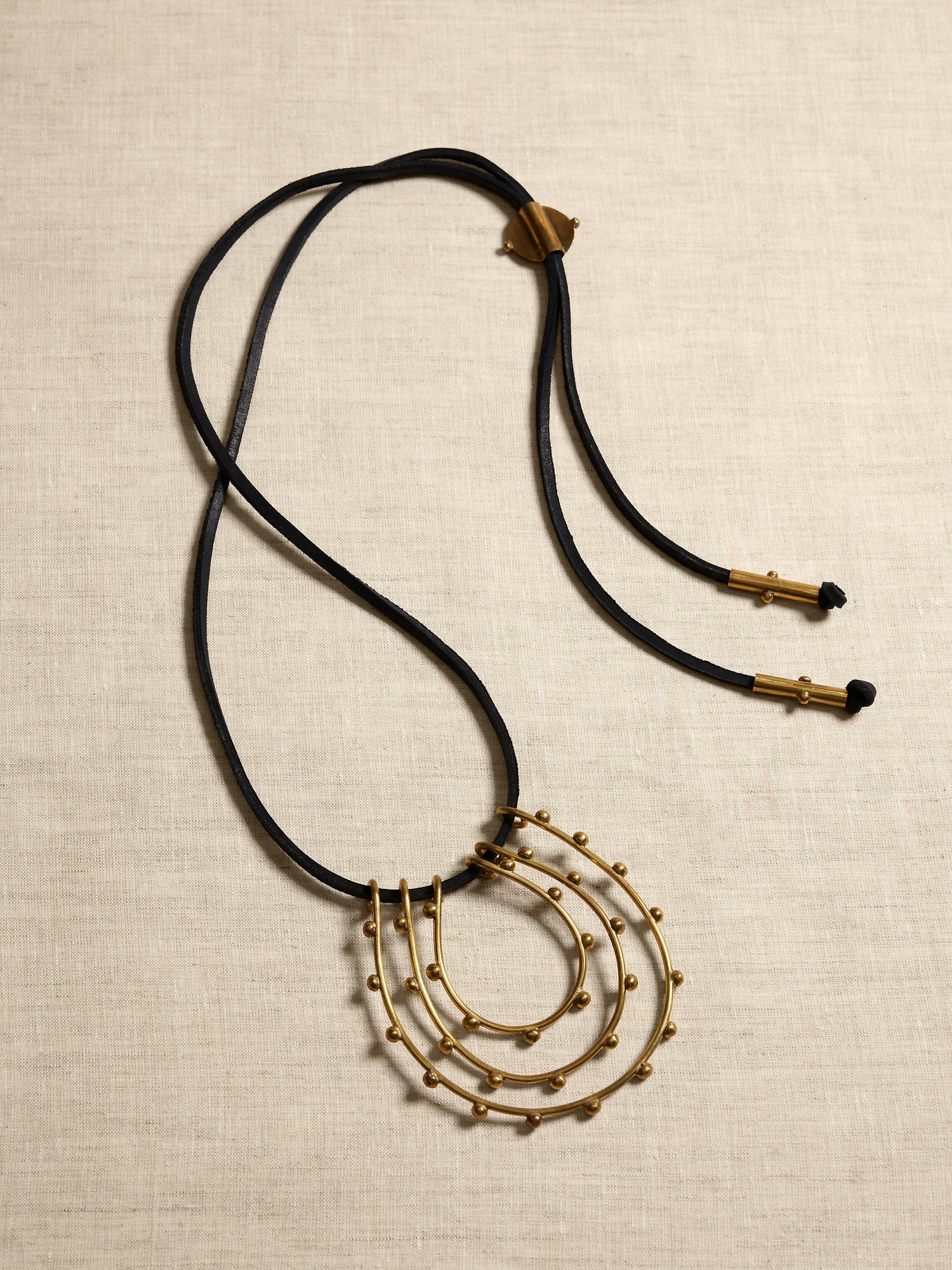 Adjustable store cord necklace